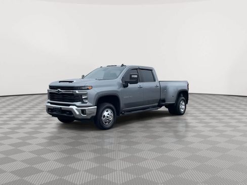 Used 2024 Chevrolet Silverado 3500 LT w/ All Star Edition AWD/4WD image 4