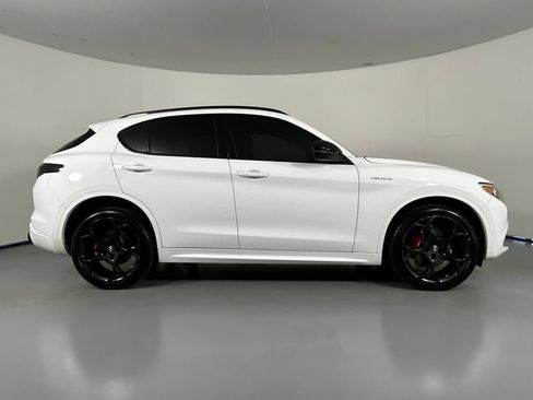 Used 2023 Alfa Romeo Stelvio Veloce AWD/4WD image 8