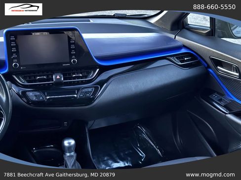 Used 2022 Toyota C-HR XLE FWD image 28