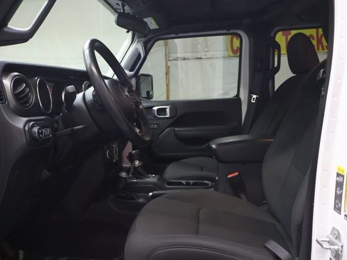 Used 2022 Jeep Gladiator Sport AWD/4WD image 16
