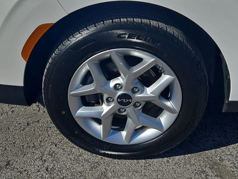 Used 2024 Kia Soul LX w/ Option Group 015 image 9