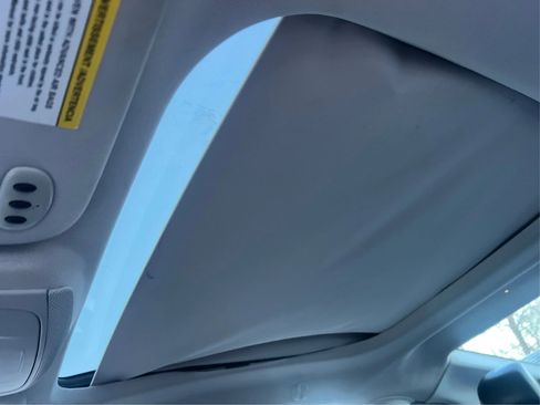 Used 2014 Lincoln MKZ Hybrid image 18