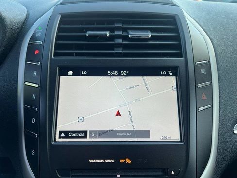 Used 2017 Lincoln MKC Select w/ Select Plus Package AWD/4WD image 15