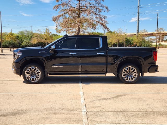 Used 2025 GMC Sierra 1500 Denali Ultimate AWD/4WD image 4