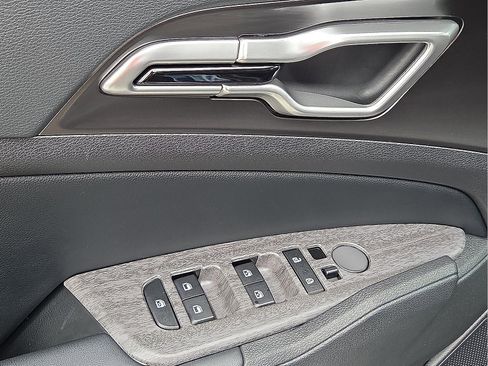 Used 2025 Kia Sportage EX image 13