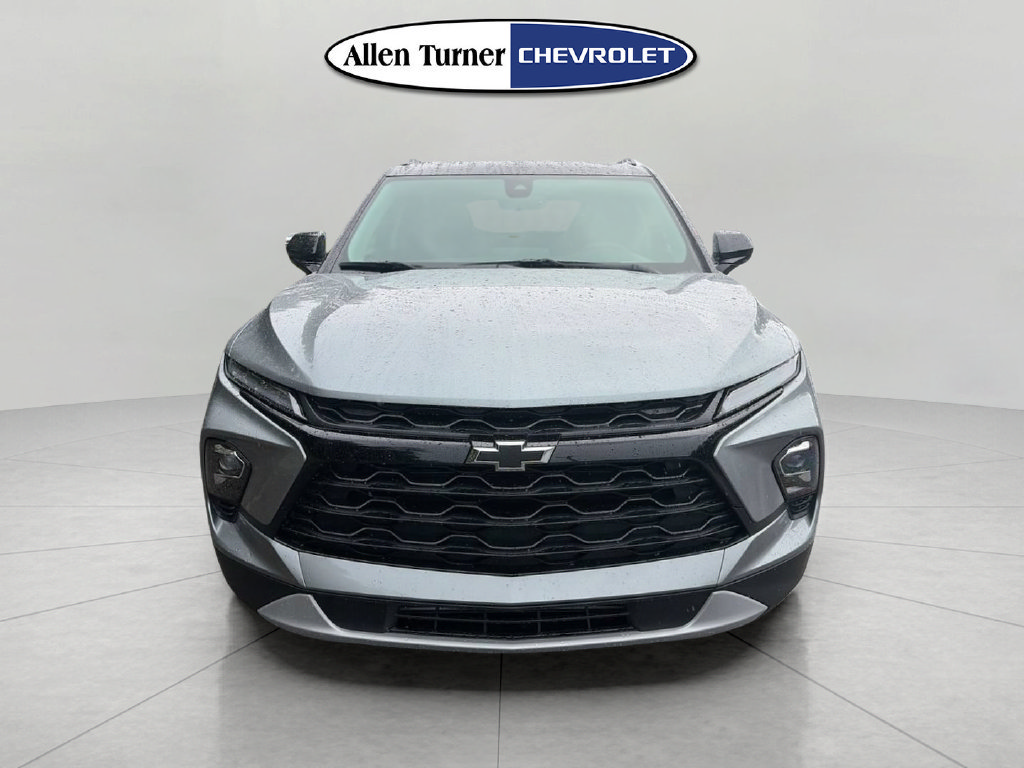New 2026 Chevrolet Blazer LT w/ Convenience Package FWD image 2
