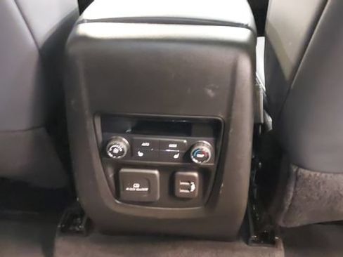 Used 2024 Buick Enclave Premium AWD/4WD image 36