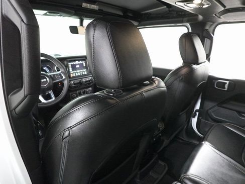 Used 2023 Jeep Wrangler Unlimited Sahara image 24