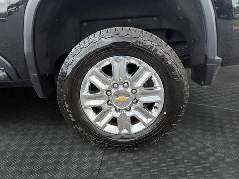 Used 2024 Chevrolet Silverado 2500 High Country w/ Technology Package AWD/4WD image 19