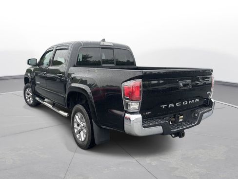 Used 2017 Toyota Tacoma SR5 w/ Tow Package RWD image 8