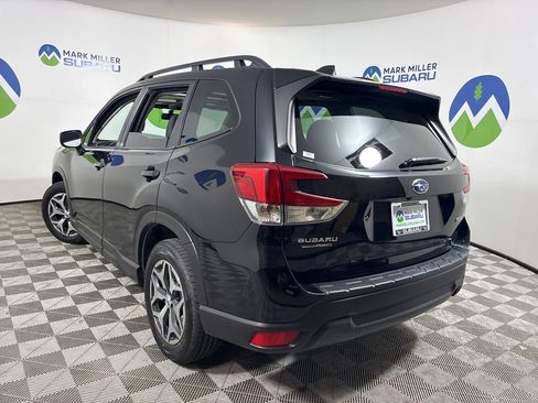 Used 2022 Subaru Forester Premium image 7