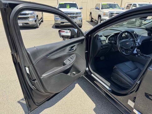 Used 2017 Chevrolet Impala Premier FWD image 21