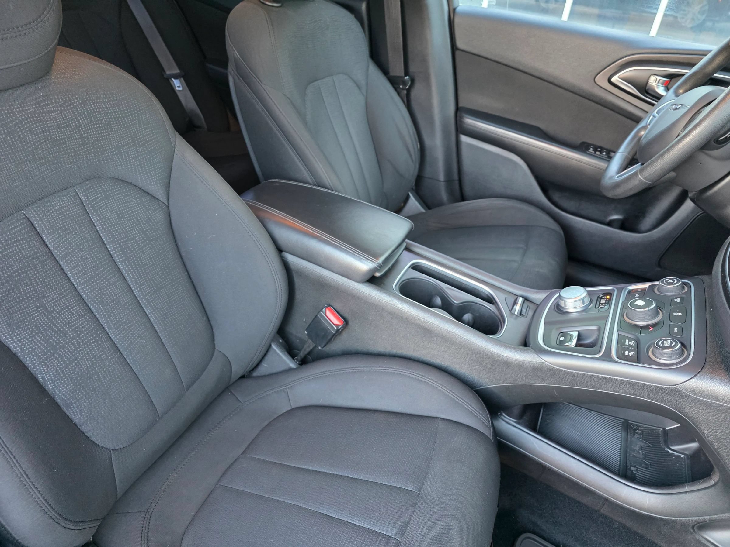 Used 2016 Chrysler 200 Limited FWD image 7