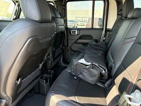 New 2026 Jeep Gladiator Rubicon image 9