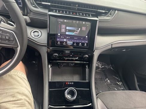 Used 2023 Jeep Grand Cherokee Altitude image 25