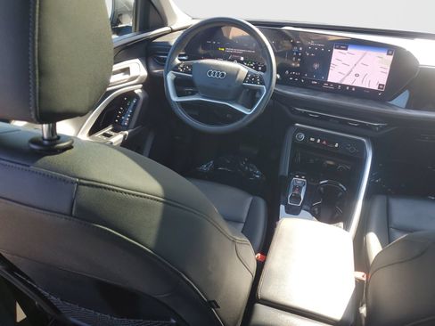Used 2025 Audi Q5 Premium w/ Convenience Package AWD/4WD image 11