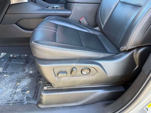 Used 2021 Chevrolet Suburban RST w/ Luxury Package image 3