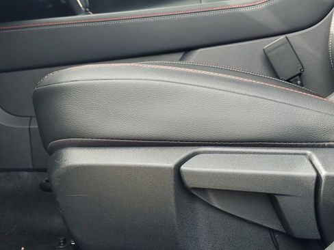 New 2025 Nissan Kicks SR image 12