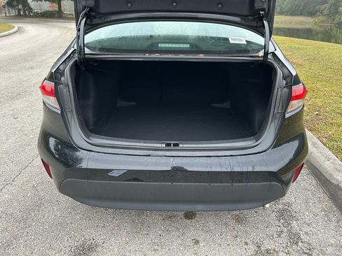 Used 2023 Toyota Corolla LE image 10