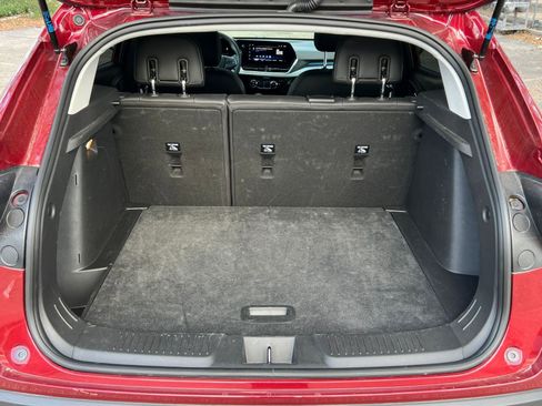 Used 2025 Chevrolet Trax LT image 27