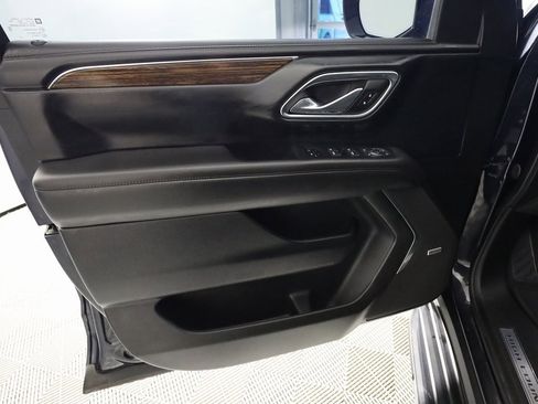 Used 2024 Chevrolet Suburban High Country w/ Advanced Technology Package image 18