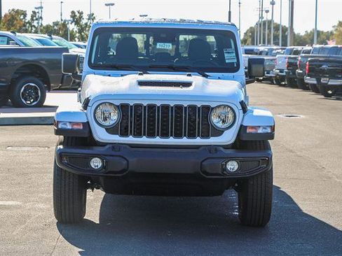 New 2025 Jeep Gladiator Sport image 6