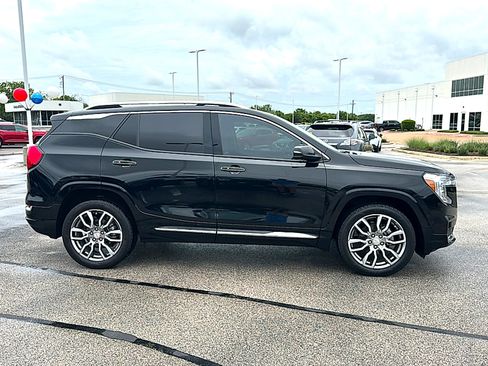 Used 2022 GMC Terrain Denali w/ Denali Premium Package AWD/4WD image 9