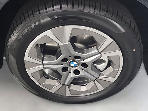 Used 2025 BMW X1 xDrive28i w/ Convenience Package image 3