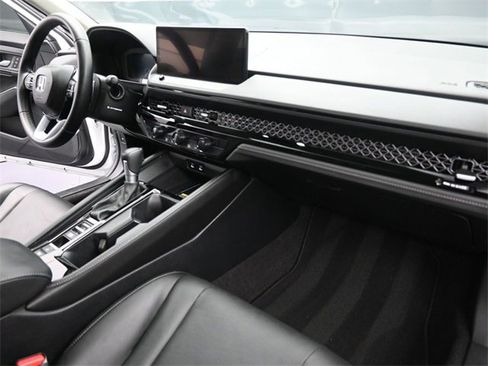 Used 2024 Honda Accord Touring image 27