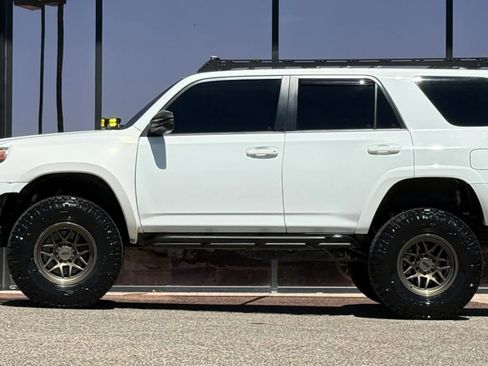 Used 2023 Toyota 4Runner SR5 Premium image 5
