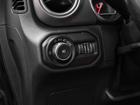 Used 2018 Jeep Wrangler Unlimited Rubicon w/ Dual Top Group AWD/4WD image 29