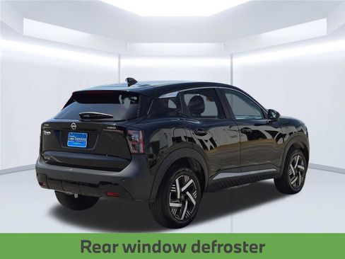 Used 2025 Nissan Kicks SV FWD image 6