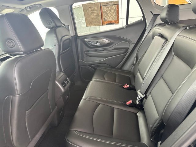 Used 2024 GMC Terrain SLT AWD/4WD image 30