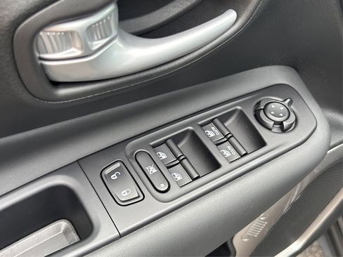 Used 2023 Jeep Renegade Latitude w/ Sun/Sound Group image 35