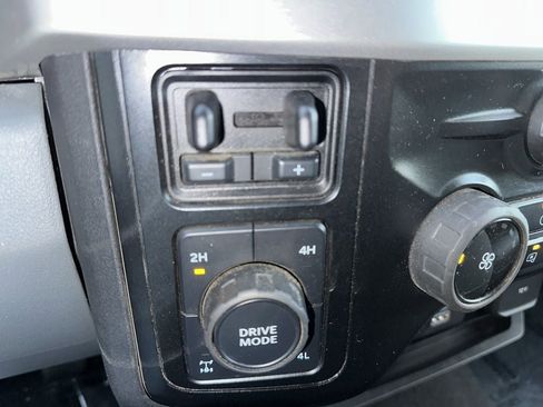 Used 2024 Ford F350 XLT image 19