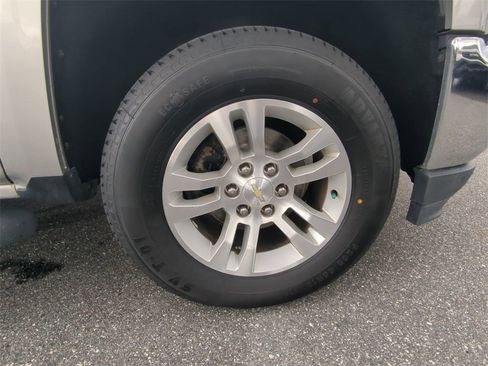 Used 2018 Chevrolet Silverado 1500 LT w/ All Star Edition image 10