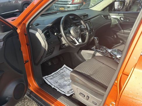 Used 2019 Nissan Rogue SV AWD/4WD image 10