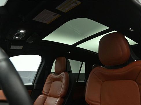 Certified 2025 Lincoln Aviator Reserve w/ Equipment Group 201A image 20