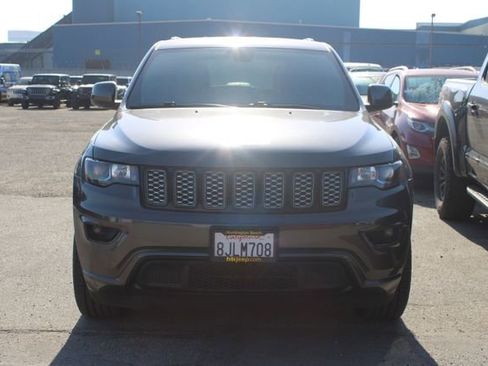 Used 2019 Jeep Grand Cherokee Altitude RWD image 2