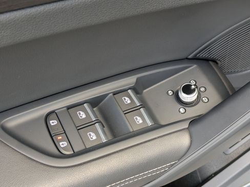 Used 2021 Audi Q5 Prestige image 10