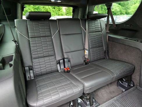 Used 2025 Cadillac Escalade ESV Sport Platinum AWD/4WD image 34