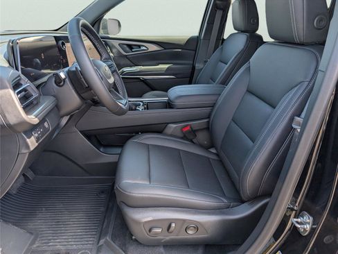 New 2026 Chevrolet Traverse LT w/ Sun and Wheel Package FWD image 35