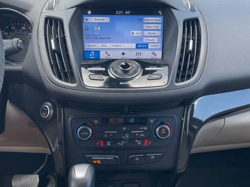 Used 2017 Ford Escape Titanium image 8