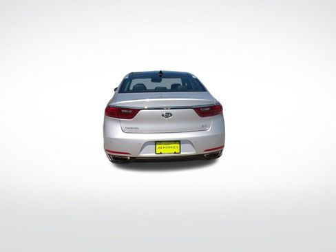 Used 2017 Kia Cadenza Limited FWD image 5