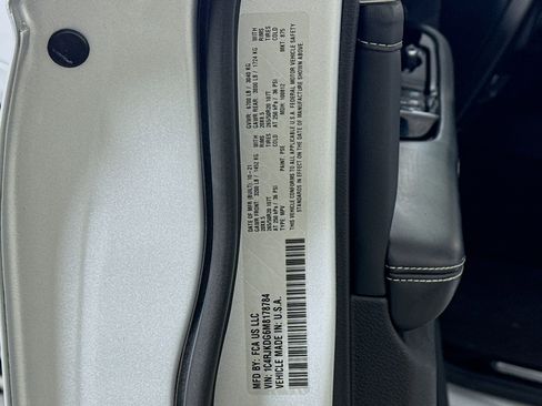 Used 2021 Jeep Grand Cherokee L Overland w/ Luxury Tech Group IV image 32