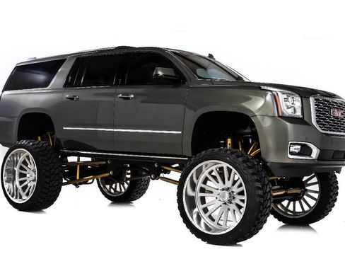 Used 2018 GMC Yukon XL Denali w/ Denali Ultimate Package AWD/4WD image 2
