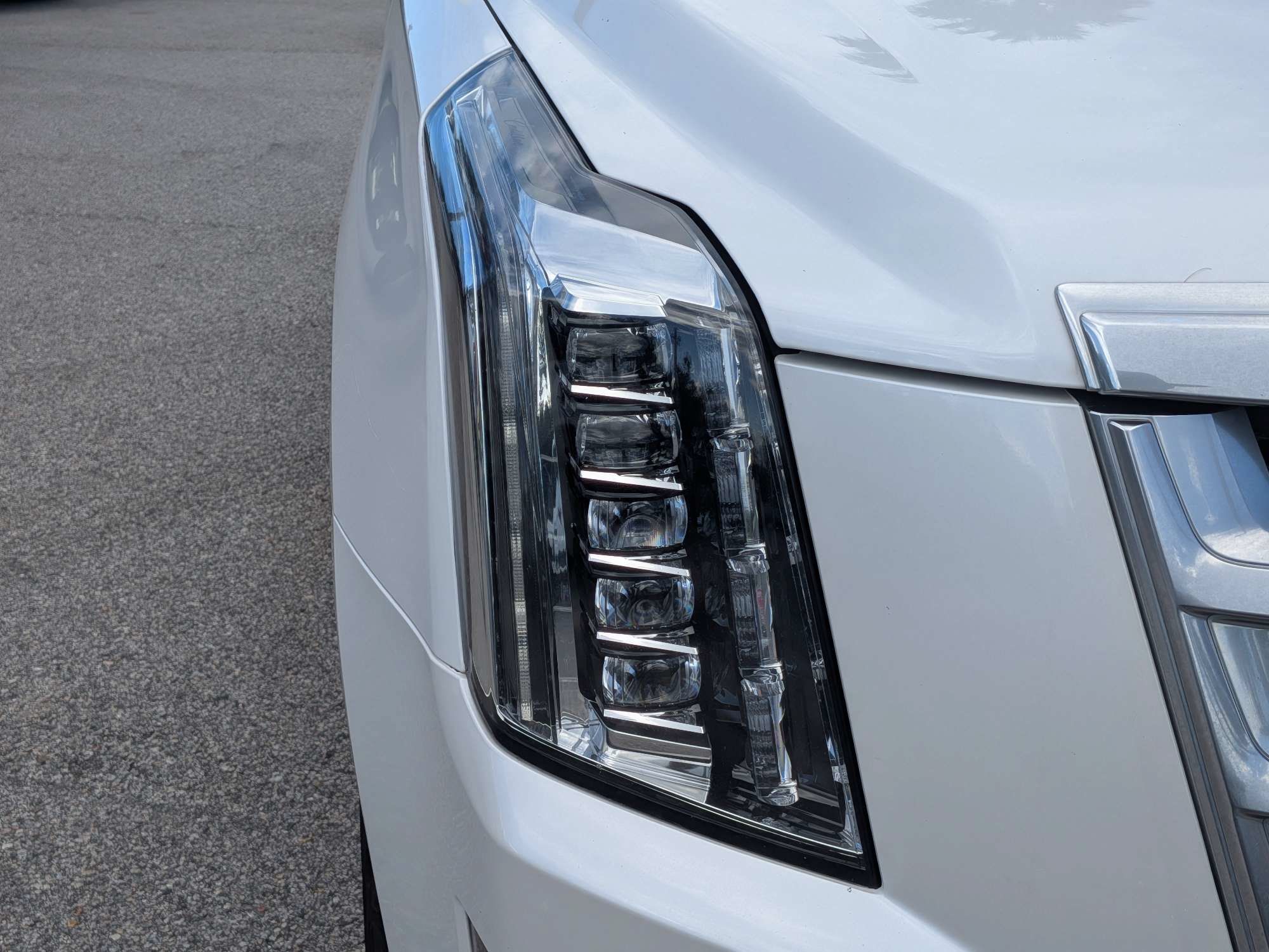 Used 2018 Cadillac Escalade ESV Luxury RWD image 10