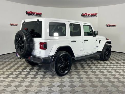 Used 2025 Jeep Wrangler Unlimited Sahara image 3