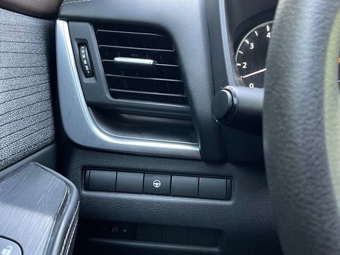 Used 2023 Nissan Rogue SV FWD image 14
