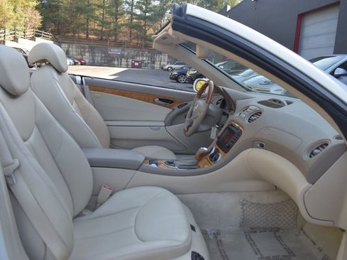Used 2004 Mercedes-Benz SL 500 w/ Comfort Pkg image 27